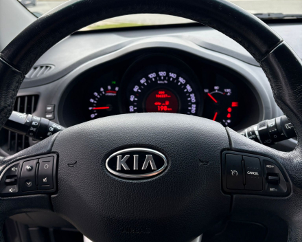 KIA SPORTAGE 1.7 CRDi - € 8500