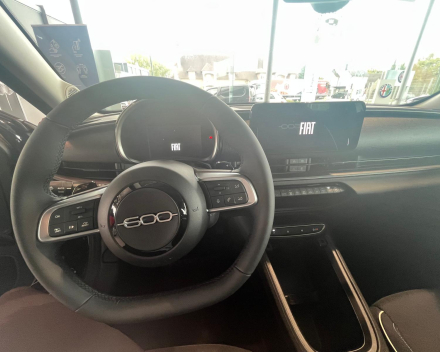 FIAT 600 POP 1.2 HYBRID DCT 110HP - AUTOMAAT - € 23.900