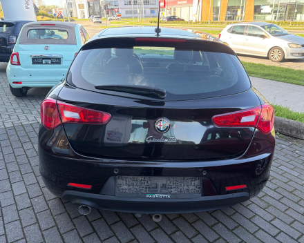 ALFA ROMEO GIULIETTA DISTINCTIVE 1.6 JTDm - € 6500