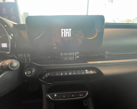 FIAT 600 1.2 100PK BUSINESS EDITION - € 24.800 - AUTOMAAT