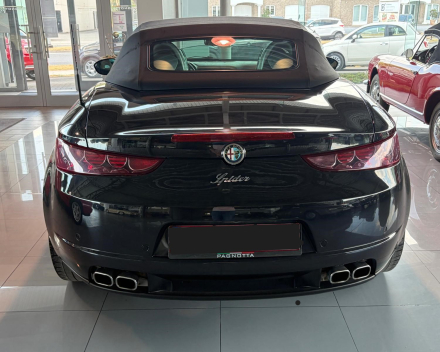 ALFA ROMEO SPIDER 2.0 JTD - € 9.900