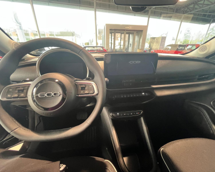 FIAT 600 1.2 HYBRID DCT 110HP - AUTOMAAT - € 23.900 - 4 KM NIEUW!