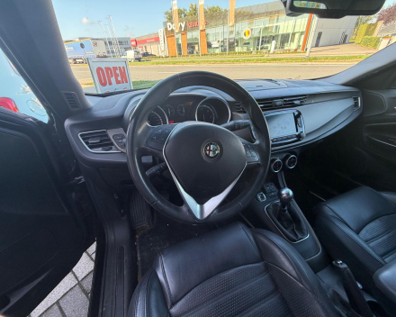 ALFA ROMEO GIULIETTA DISTINCTIVE 1.6 JTDm - € 6500