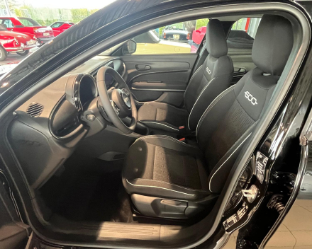 FIAT 600 1.2 HYBRID DCT 110HP - AUTOMAAT - € 23.900 - 4 KM NIEUW!