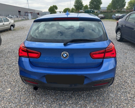 BMW 118i Sport Line - € 12.250
