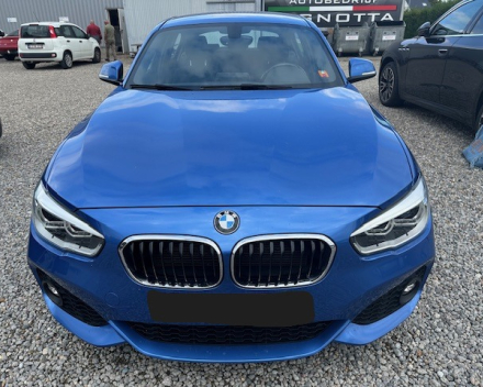 BMW 118i Sport Line - € 12.250