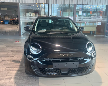 FIAT 600 1.2 HYBRID DCT 110HP - AUTOMAAT - € 23.900 - 4 KM NIEUW!