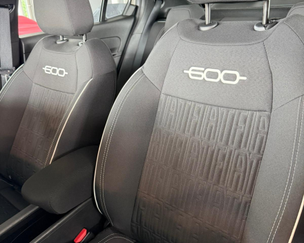 Fiat 600 1.2 Hybrid Icon Business - € 21.500